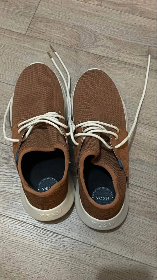 Vessi Sneakers - Waterproof - 9 U.S. MEN SIZE. - photo 2