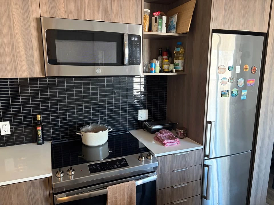 1 Bed 1 Bath - Apartment - photo 4