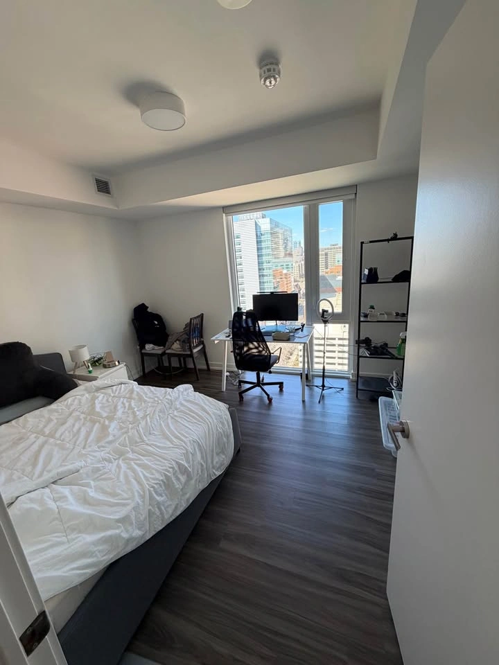 1 Bed 1 Bath - Apartment - photo 5