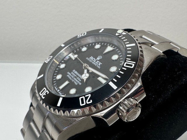 R Sub No-Date Black Men’s Luxury Watch - photo 3