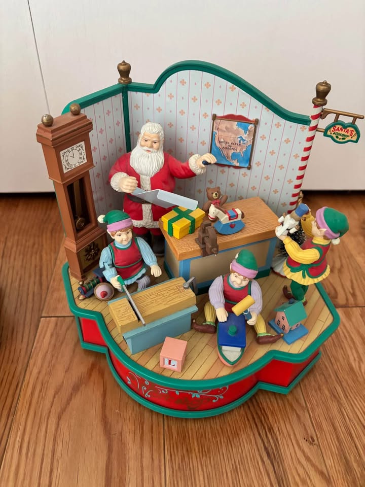 (2) Vintage Christmas Musical/Moveable Scenes - photo 3