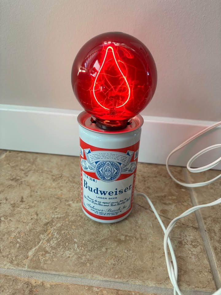 Vintage Budweiser Beer Can Light - photo 3