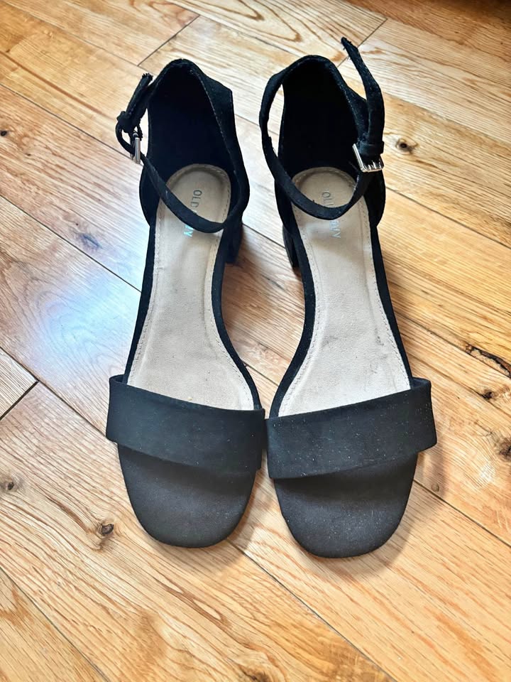 Ladies Open Toe Sandals-size 8