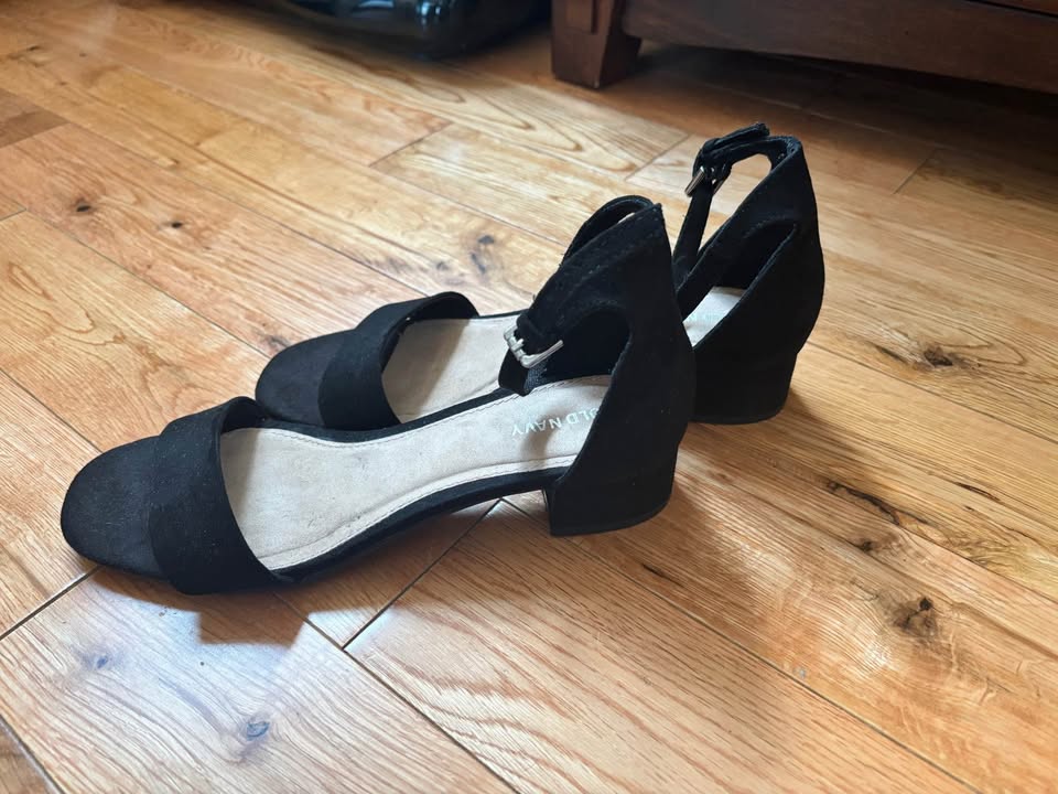 Ladies Open Toe Sandals-size 8 - photo 2