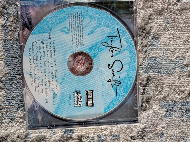 Taylor Swift CD 2006 1st Album - photo 4
