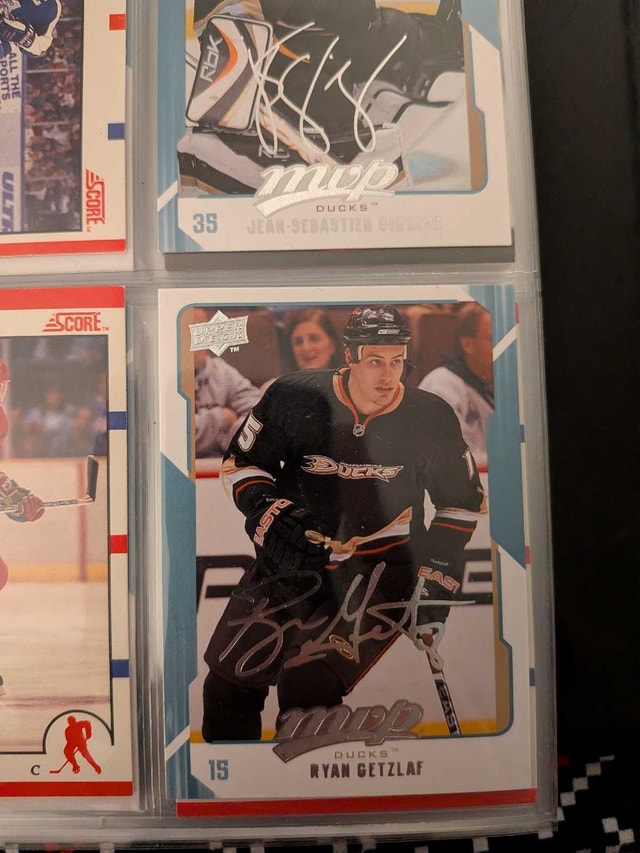7 Binders of Hockey Cards Mixed Hockey Card Lot - photo 3