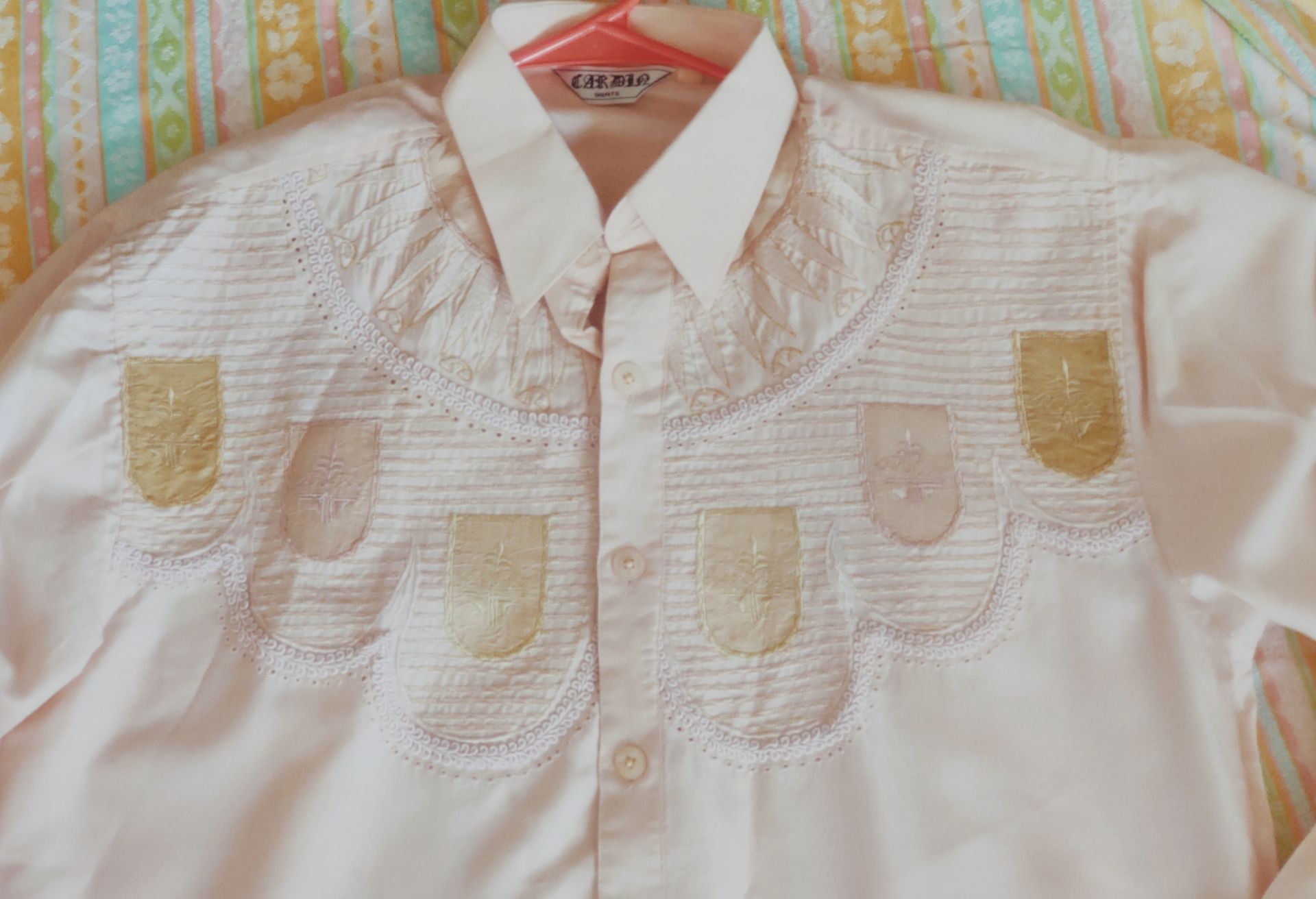 Vintage Style Baby Pink Embroidered Button-Down Unisex Shirt 🌸✨ - photo 2