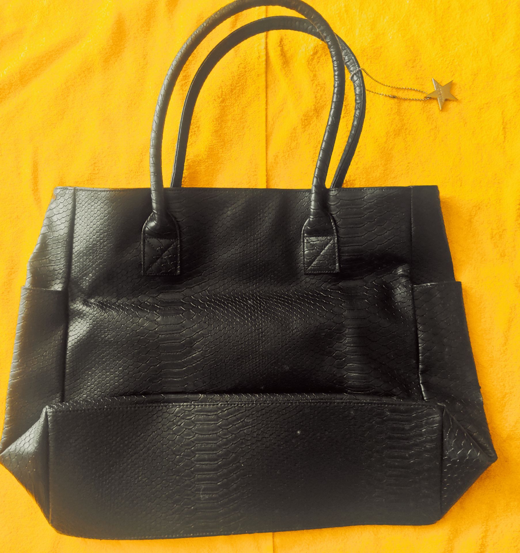 Elegant Black Snake Print Tote Bag with Star Charm 🖤✨👜 - photo 2