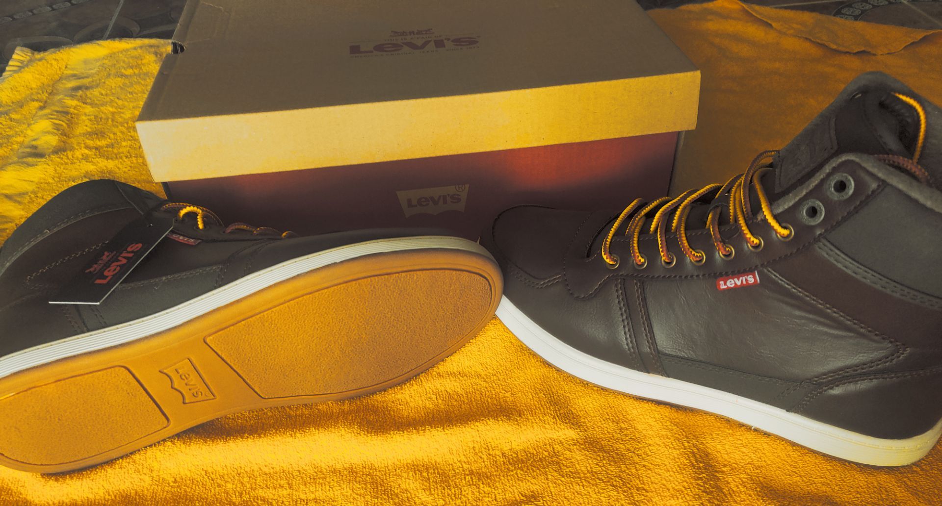 Levi’s High Top Sneakers Black and Brown with Yellow Laces 👟🔥✨ - photo 3