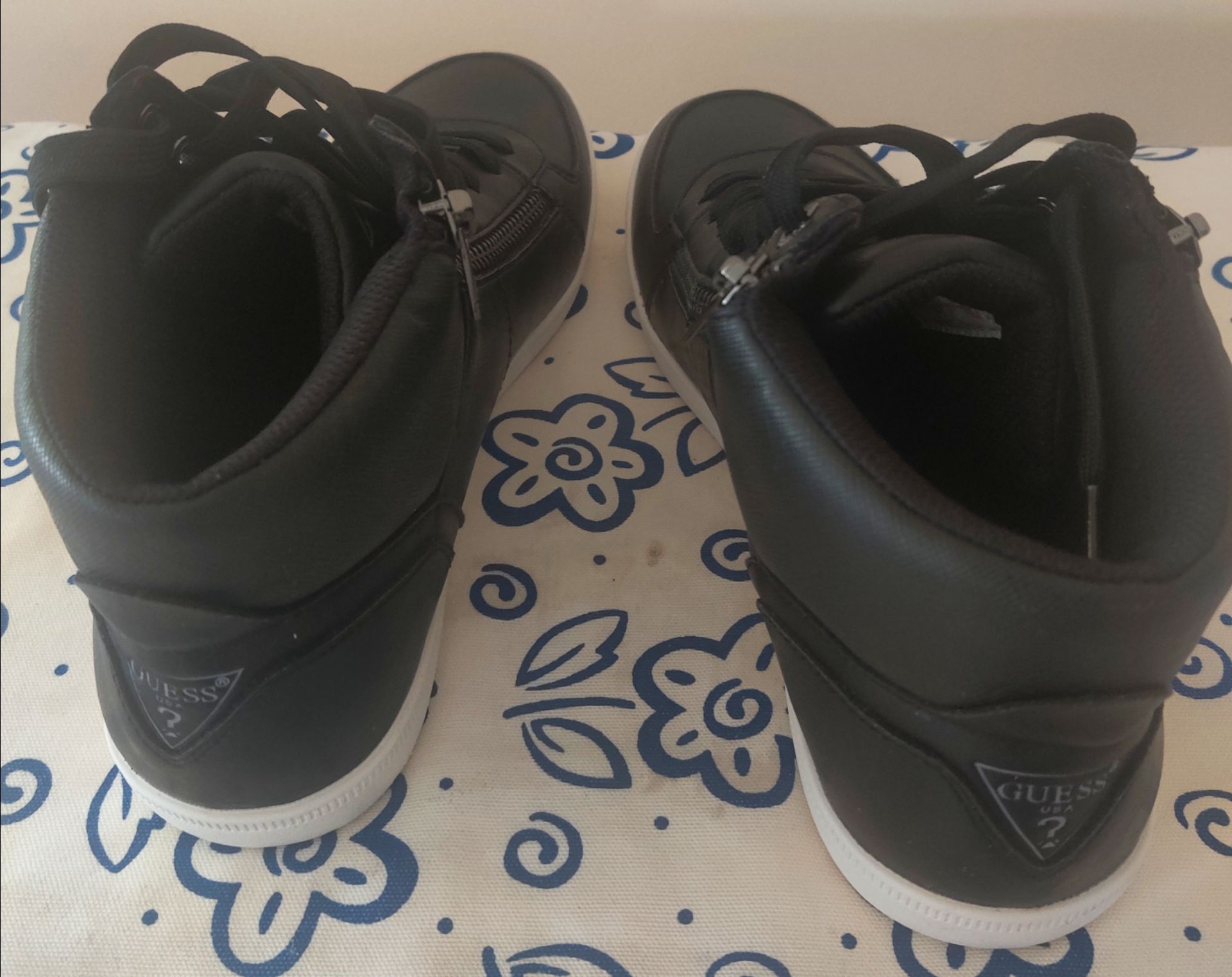 Stylish Guess High Top Sneakers for Sale 👟🖤✨ - photo 4