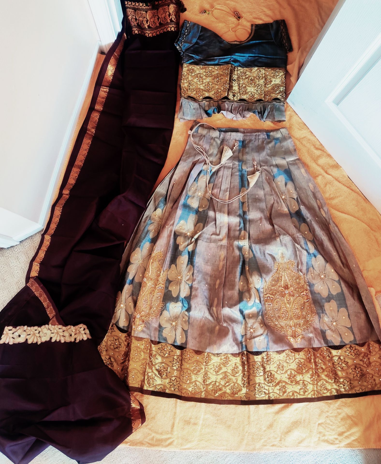 🌸 Stunning Ethnic Wear Set - Lehenga Choli with Dupatta 🌸