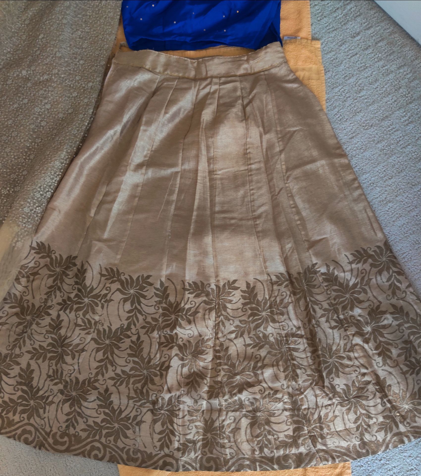 Stunning Royal Blue & Gold Lehenga Choli Set with Shimmer Dupatt - photo 4