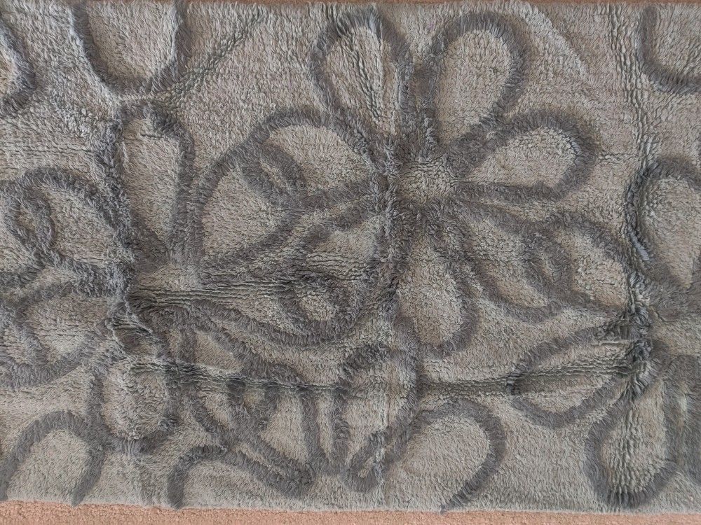 Elegant Floral Pattern Bath Rug
