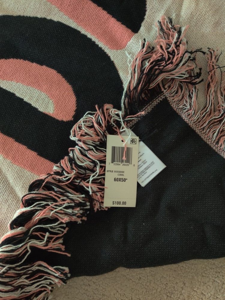 Boss Babe Reversible Throw-Brand New - photo 3