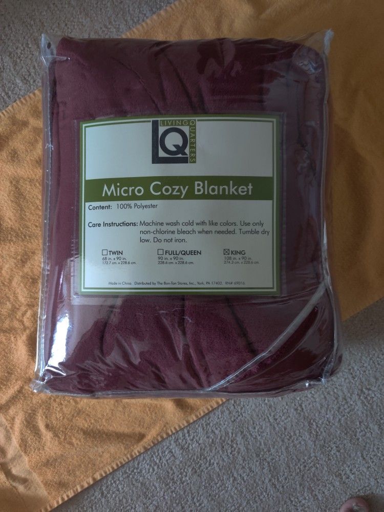 New Living Quarters Micro Cozy Blanket - King