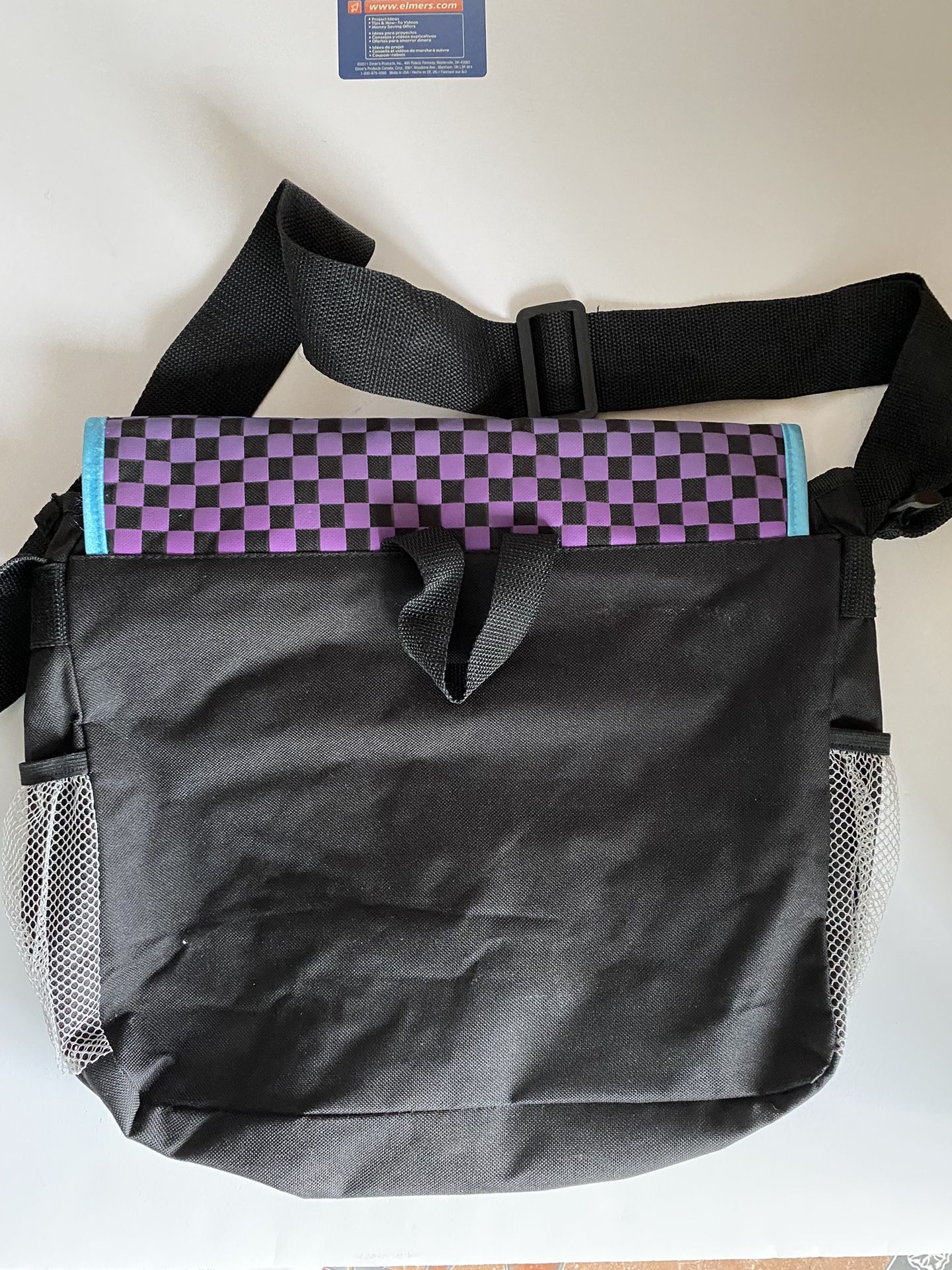 Sparingly used School crossbody bag Like New. - photo 2