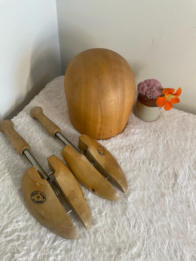 Vintage Hat Rest Size 22 1/2 & Shoe Trees Size 4 thumbnail
