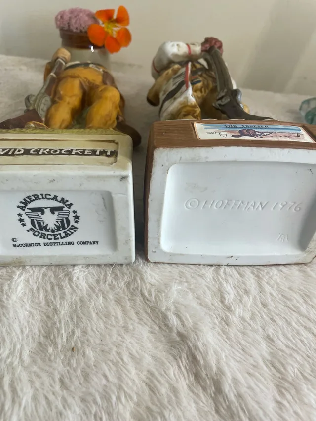 Vintage Empty Liquid Bottles Porclein Glass image indicator(7)