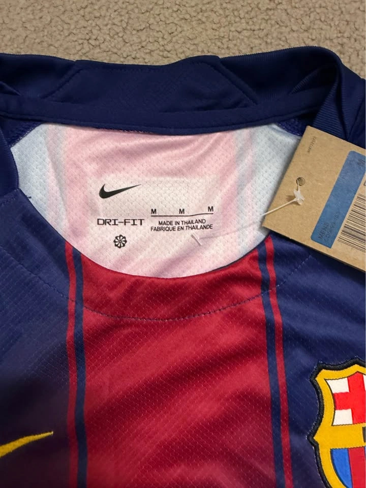 FC Barcelona 2025-2026 Jersey - Men's Medium - photo 2