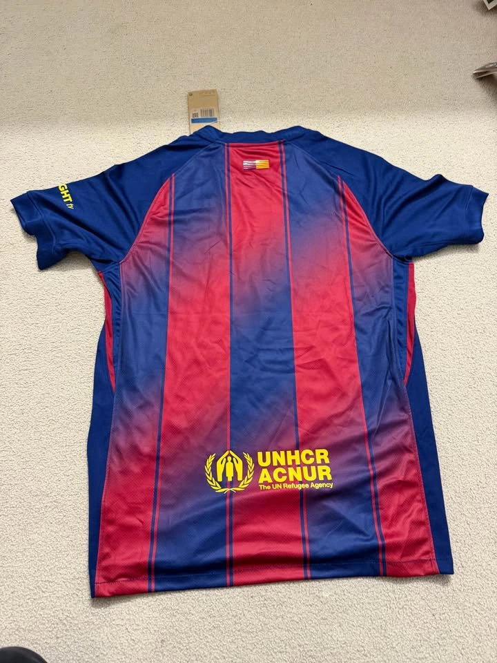 FC Barcelona 2025-2026 Jersey - Men's Medium - photo 4