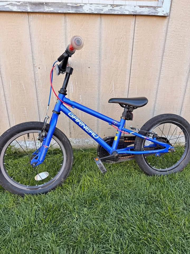 LOUIS GARNEAU F16 Police bike for kids
