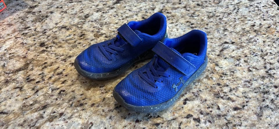 Under Armour blue kids sneakers with velcro straps - Size 13K - photo 3