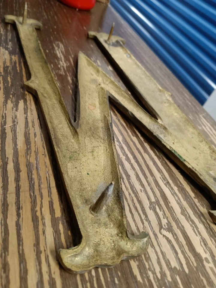 🌱Big Brass Letter M - 12.5in Tall - photo 4