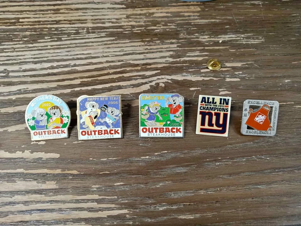 🌱Outback Steakhouse NY Giants Home Depot Enamel Pins Set