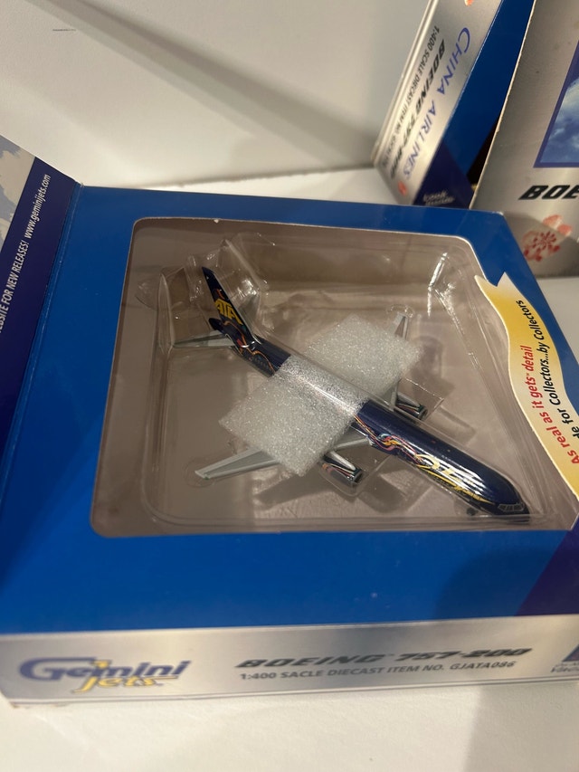 2 Gemini Jets Boeing Die cast Models: 757-200 ATA, 737-800 China - photo 2