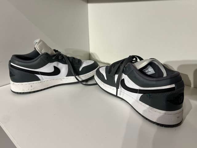 Nike Air Jordan SZ 5Y Low Cut Grey - photo 3