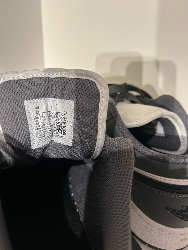Nike Air Jordan SZ 5Y Low Cut Grey - photo 4