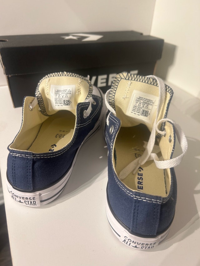 Converse Low Cut Navy/ Youth SZ 3/ New in box - photo 4