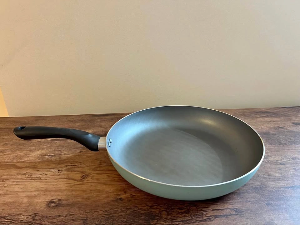 Nonstick Frying Pan