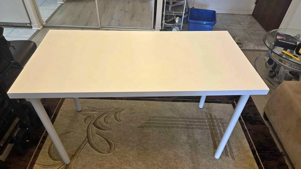 Ikea desk(47×24in) need to go asap