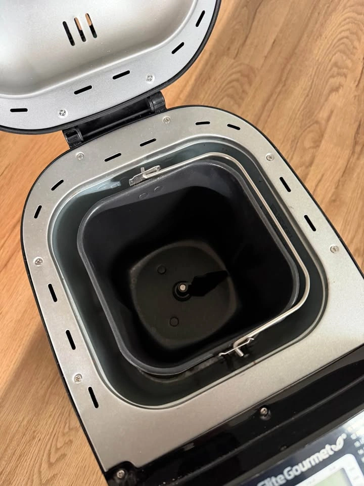 Elite Gourmet Bread Maker - photo 2