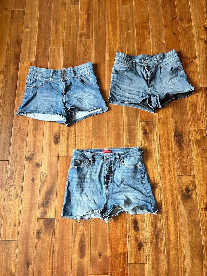 Guess Denim Shorts Bundle - 3 Pairs size 30