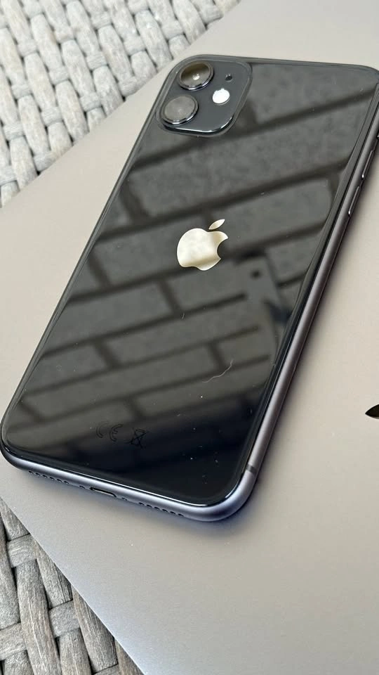 Apple iPhone 11