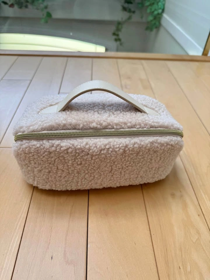 BRAND NEW Shiseido Makeup/Toiletry Bags (Various Sizes)