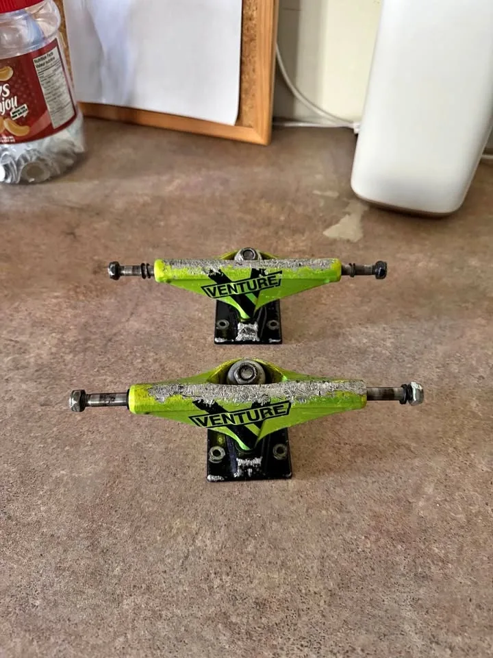 Venture Skate Trucks