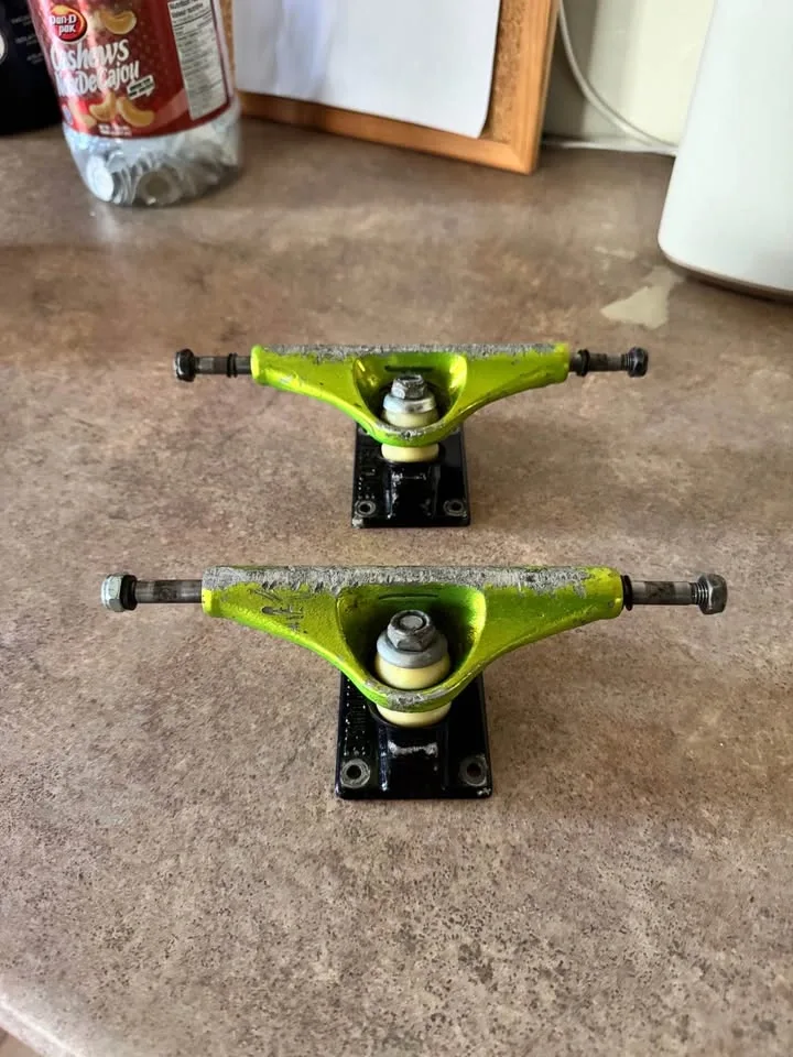 Venture Skate Trucks - photo 2