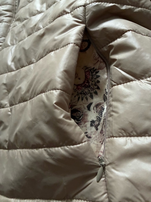 Tan Hooded Puffer Jacket Small - photo 3
