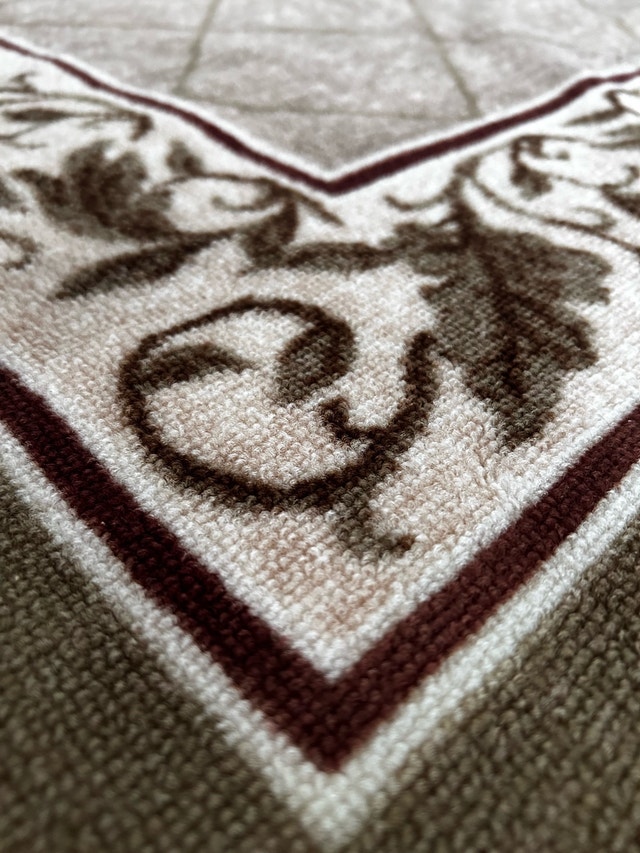 Beautiful rug with simple design - photo 3