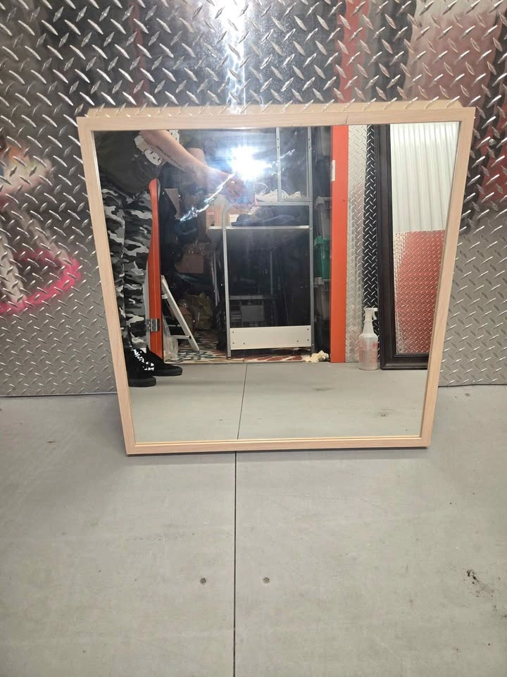 Light wood frame mirror - photo 2