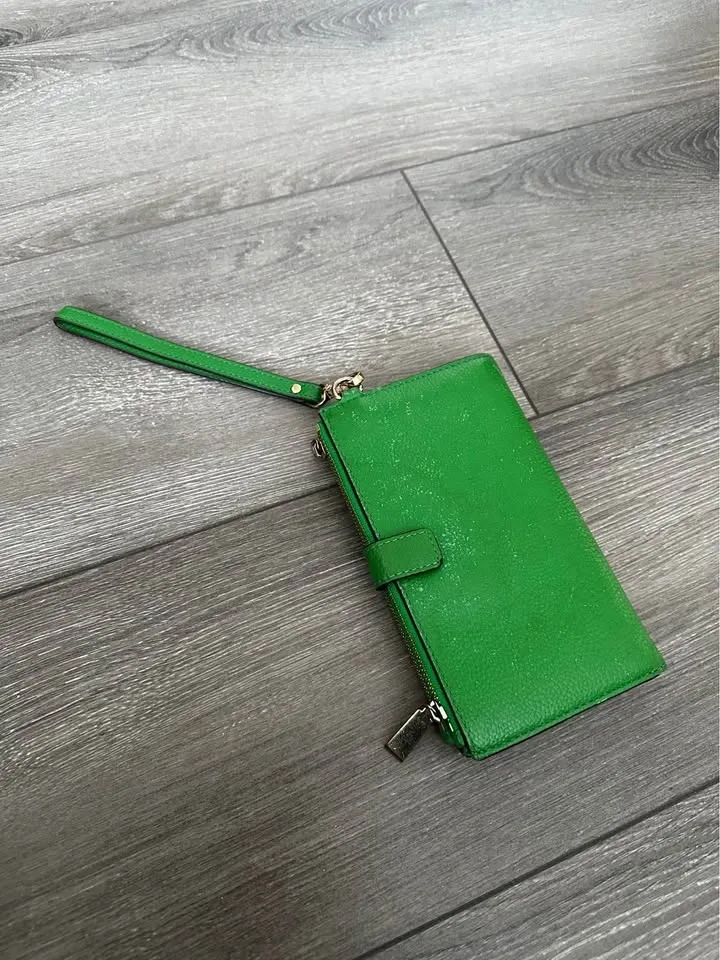 Michael Kors Green Wallet - photo 2