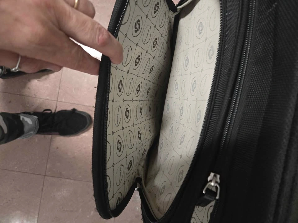 Samsonite Black Rolling Suitcase Luggage - photo 3