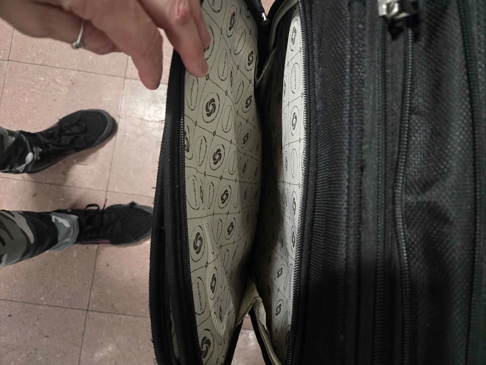 Samsonite Black Rolling Suitcase Luggage - photo 4