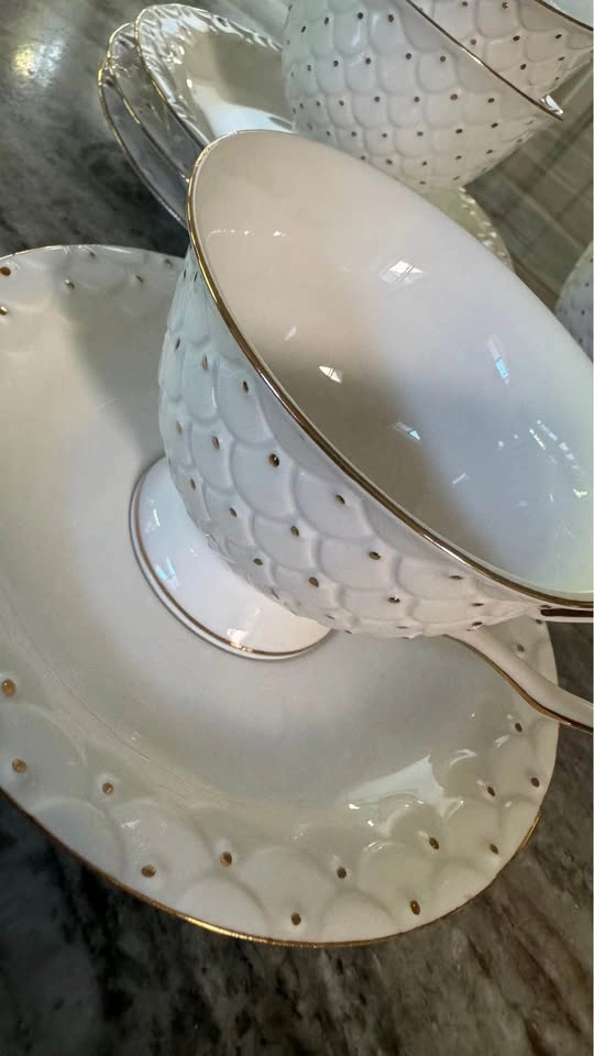 Tea Cup Set - 4 White & Gold Scalloped Cups - photo 2