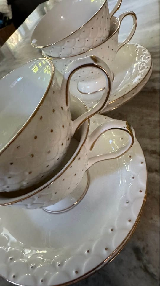 Tea Cup Set - 4 White & Gold Scalloped Cups - photo 4