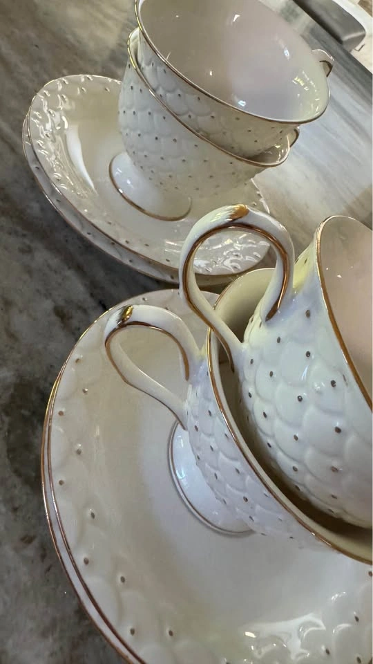 Tea Cup Set - 4 White & Gold Scalloped Cups - photo 5