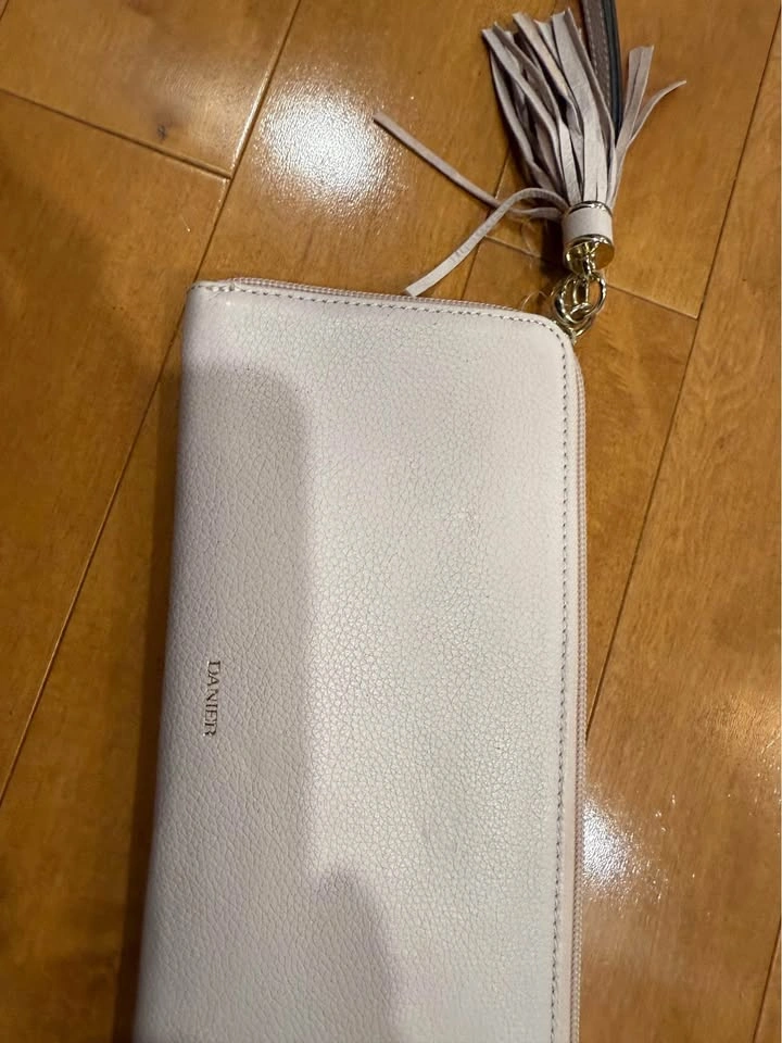 Danier Genuine Leather Wallet Pale Pink - photo 2